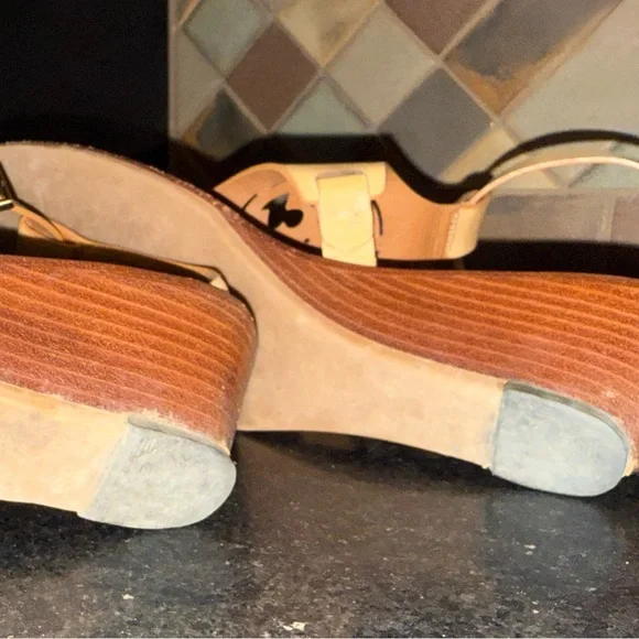 Tory Burch Zoey Tan Wedge Heel Sandals with Ankle Straps Size 7.5 - Picture 9 of 9